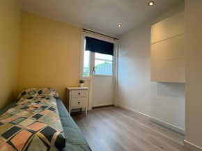 Cozy Urban Single Room
